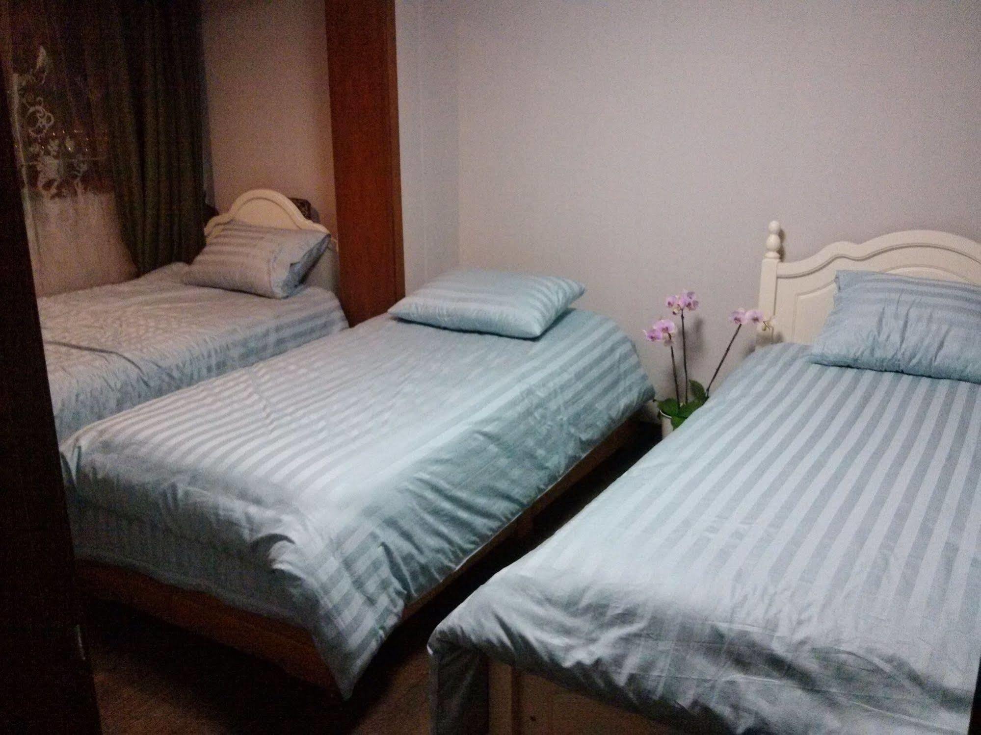 K Star Road Guesthouse - Hostel Seul Zewnętrze zdjęcie